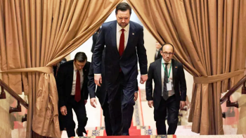 अमेरिकी उपराष्ट्रपति भान्स स्वदेश फिर्ता