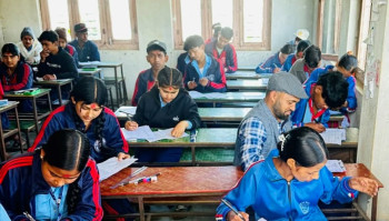 वडाध्यक्ष भतिजसँगै एसइई दिँदै