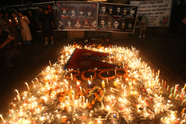 जेनजी आन्दोलनका मृतकको सम्झनामा पाटनमा दीप प्रज्वलन