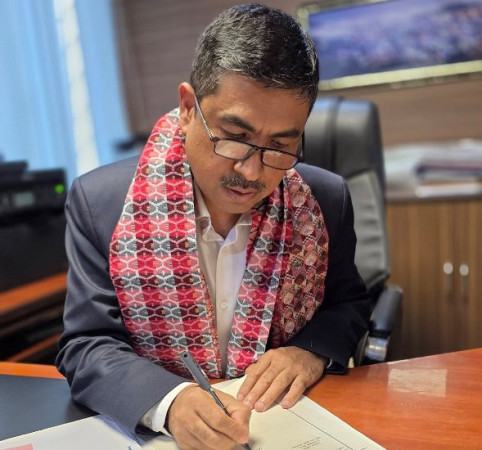 विद्युत् प्राधिकरणको निमित्त कार्यकारी निर्देशक बने दीर्घायुकुमार श्रेष्ठ