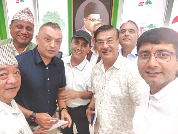 अभिभावक बनिदिन देउवालाई आग्रह