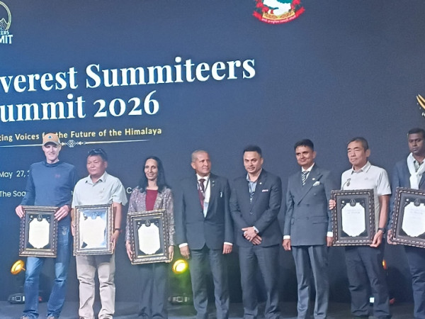 एभरेष्ट समिटर्स समिटमा १७६ आरोहीलाई सम्मान
