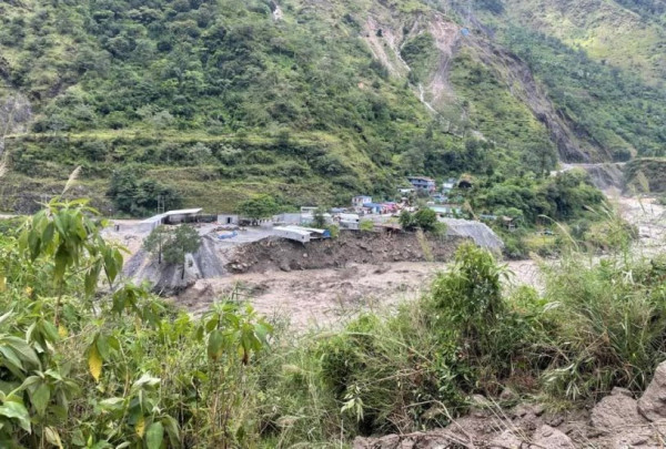 भूगर्भविद्हरूको टोलीद्वारा म्याग्दीका पहिरोको अध्ययन सुरु