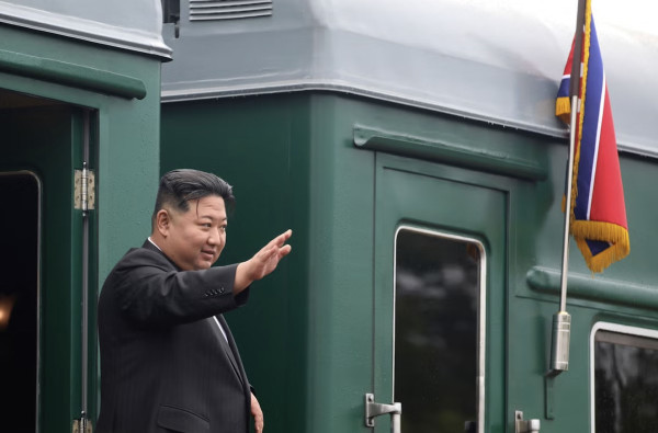 विशेष रेल चढेर चीन पुगे किमजोङ उन