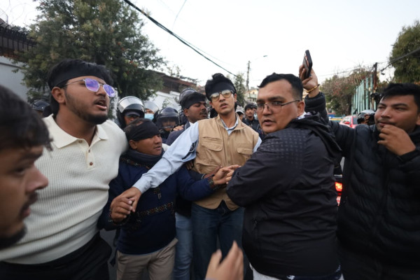 प्रधानमन्त्री सचिवालयको १४ दरबन्दी कटौती