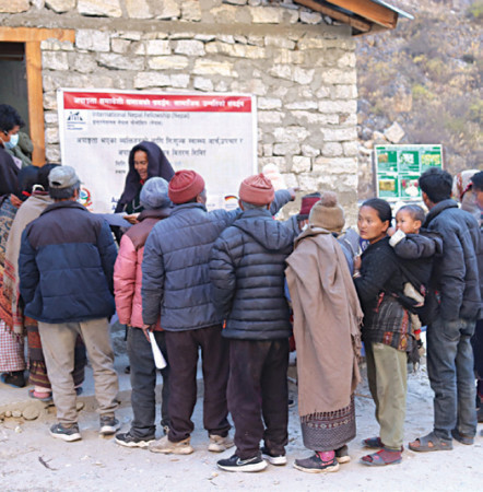 हिमाली बस्तीमा धेरैलाई आँखा र कानको समस्या