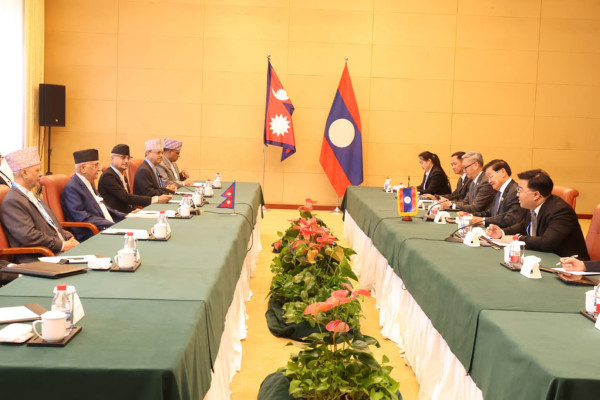 प्रधानमन्त्री ओली र लाओ जनप्रजातान्त्रिक  गणतन्त्रका राष्ट्रपति सुसौलिथबीच भेटवार्ता