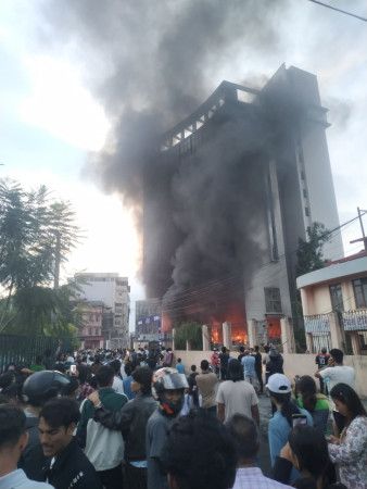 तोडफोड, आगजनी र लुटपाटविरुद्ध एनसेलले दियो उजुरी