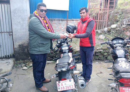 डीभीमा अमेरिका उडे वडाध्यक्ष