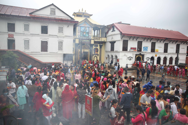 साउन अन्तिम सोमबार पशुपतिमा श्रद्धालुहरूको भीड