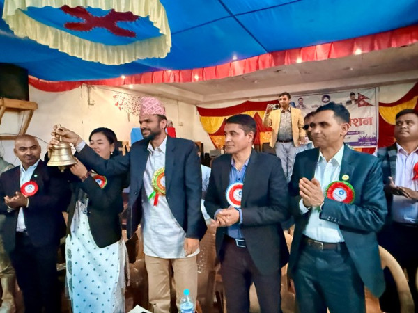 रास्वपाको जिल्ला अधिवेशन सुरु, कतै सभ्य कतै हात हालाहाल