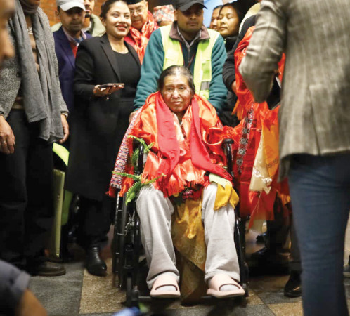 अस्पतालमा उपचारपछि स्वदेश फिर्ता