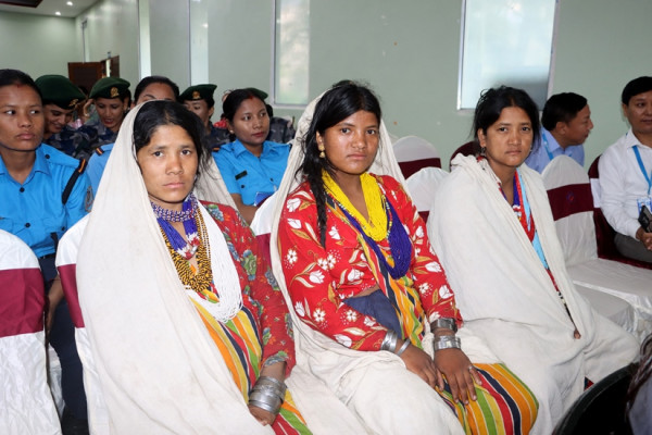कर्णालीमा ३३ प्रतिशत महिला अझै निरक्षर