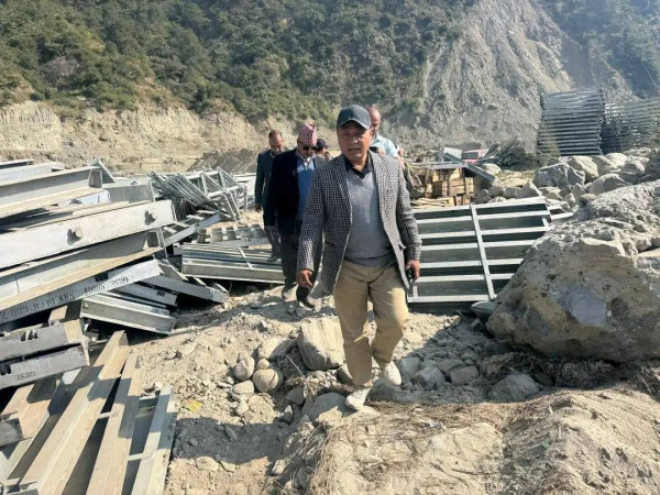 खैरेनीघाटमा बेलीब्रिज राखिँदै