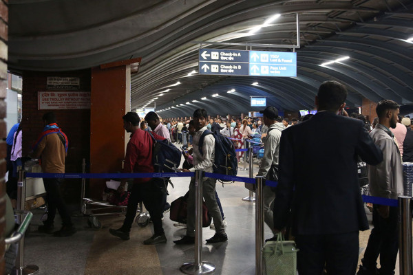 'अर्काको दास बन्न जाने हो विदेश'