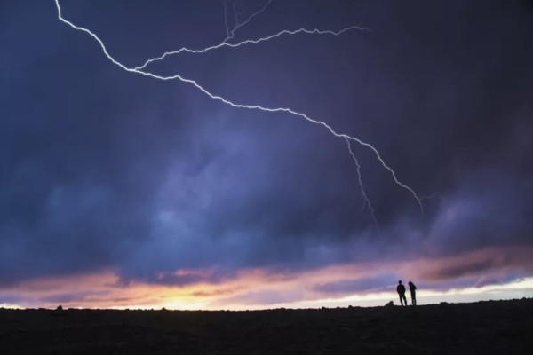 गर्जन कि वर्षा ?