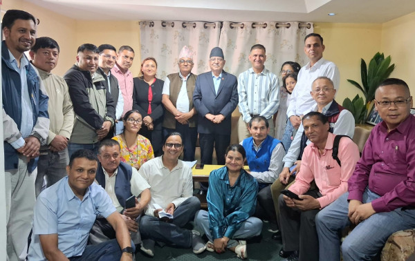 लोककल्याणकारी विज्ञापनको रकम कटौतीबारे प्रचण्डलाई ध्यानाकर्षण