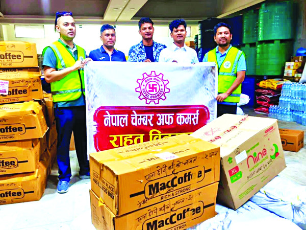 रसुवाका प्रभावित परिवारका लागि चेम्बरको राहत सामग्री सहयोग