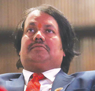 राउतलाई चुनौती, अन्यलाई अवसर