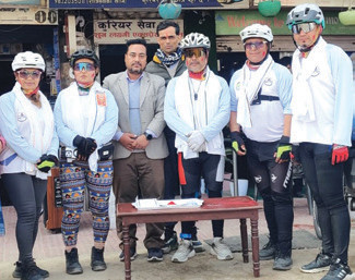 साइकलयात्री महोत्तरीमा