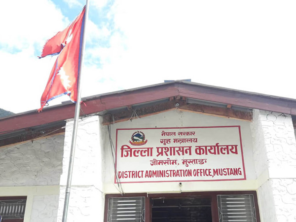 कोरलाका ४६ स्थानमा पहिरो