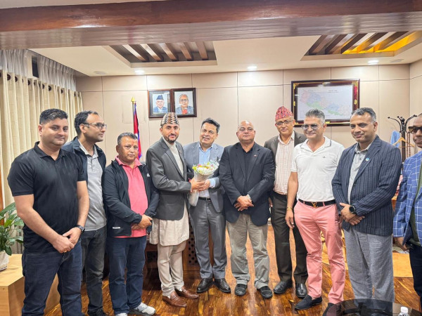 सञ्चारमन्त्री खरेलसँग ‘एनआरएनए’ प्रतिनिधिमण्डलको भेट