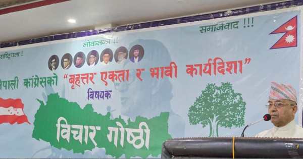 पार्टी विभाजनको संघारमा पुगेको खड्काको दाबी