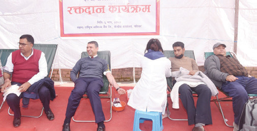 वाणिज्य बैंकको वार्षिकोत्सवका अवसरमा ४१३ जनाले गरे रक्तदान