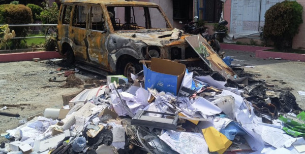 सप्तरीका सरकारी कार्यालयमा आगजनी, लुटिएको सम्पत्ति फिर्ता गर्न प्रशासनको आग्रह