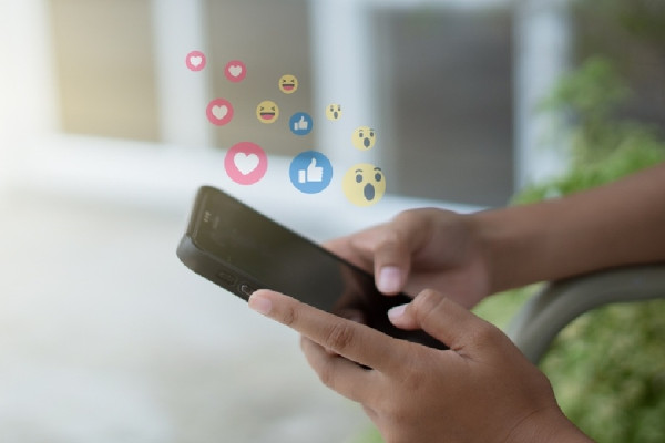 १५ वर्षमुनिका बालबालिकालाई सामाजिक सञ्जाल प्रयोगमा डेनमार्कको प्रतिबन्ध