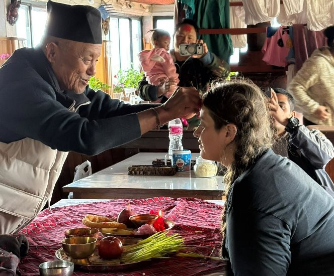 घोडेपानीमा पर्यटकले पनि मनाए दशैं
