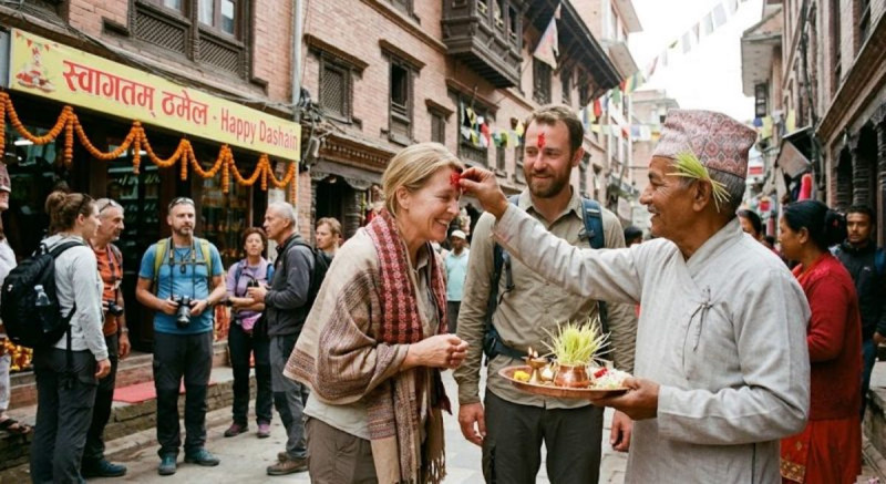 ठमेलमा विदेशी पर्यटकले पनि लगाए बडादसैंको टीका