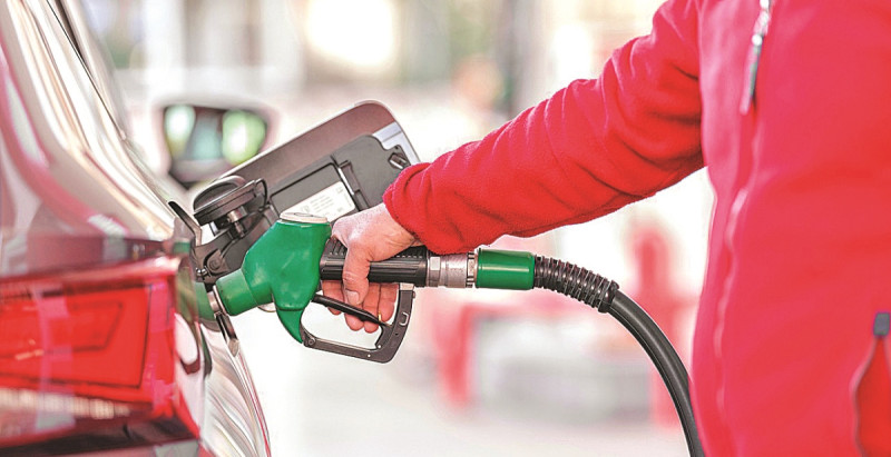 खाडीको तनावले पेट्रोल पम्पमा भीड