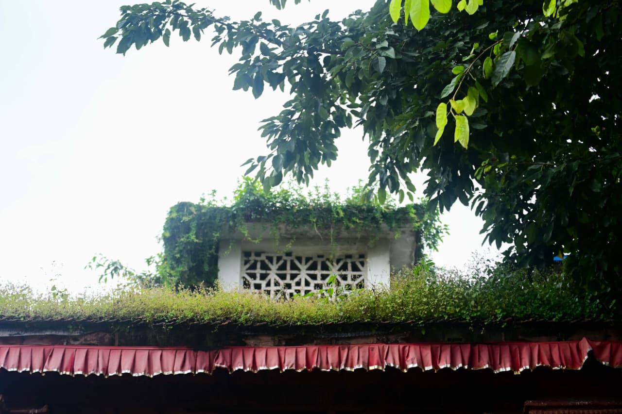 हनुमानढोकाका मन्दिरहरू बेवारिसे जस्तै