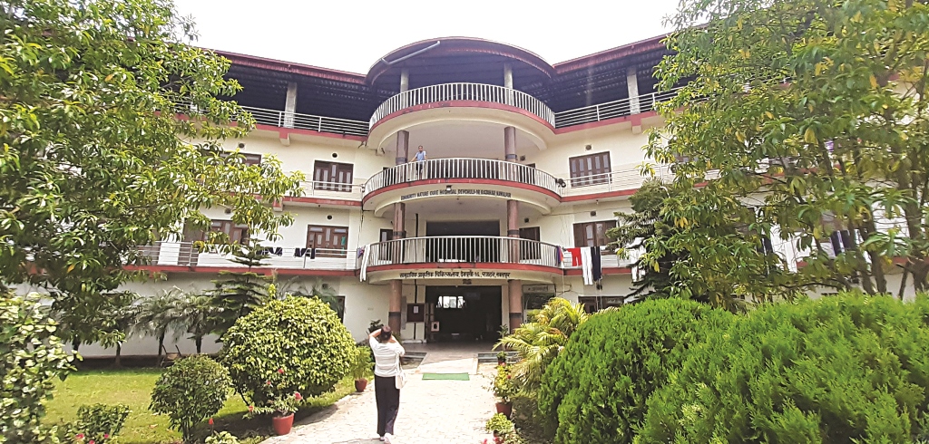 स्वास्थ्योपचार सेवा दिँदै प्राकृतिक चिकित्सालय