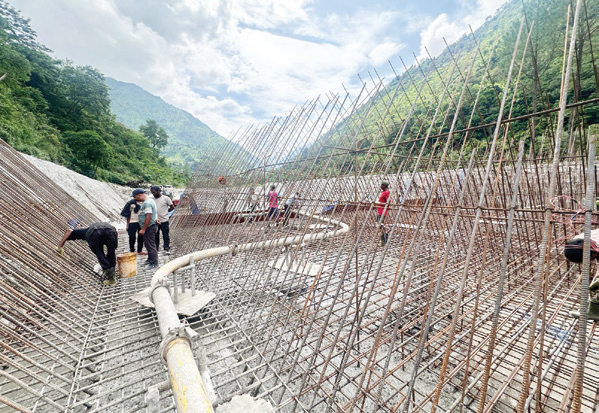 मध्य चमेलियाको निर्माण ३० प्रतिशत पूरा