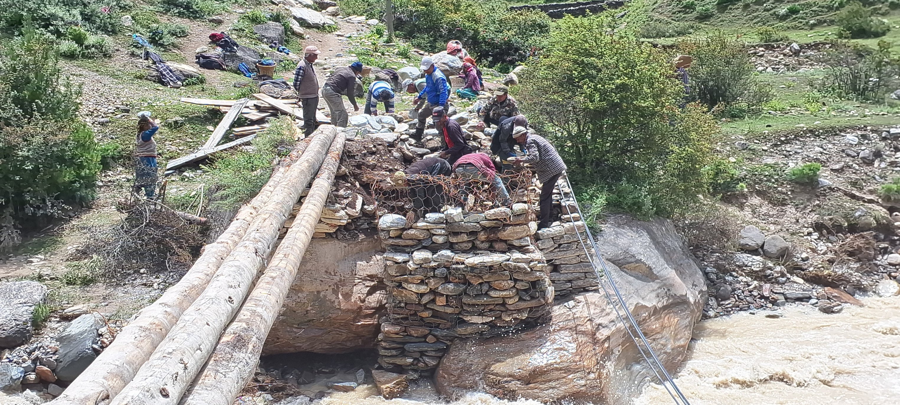 लिपुलेकमुनिका गाउँका पीडा : ‘गाउँ जान बाटो छैन, फोन गर्न सञ्चार नाइ’