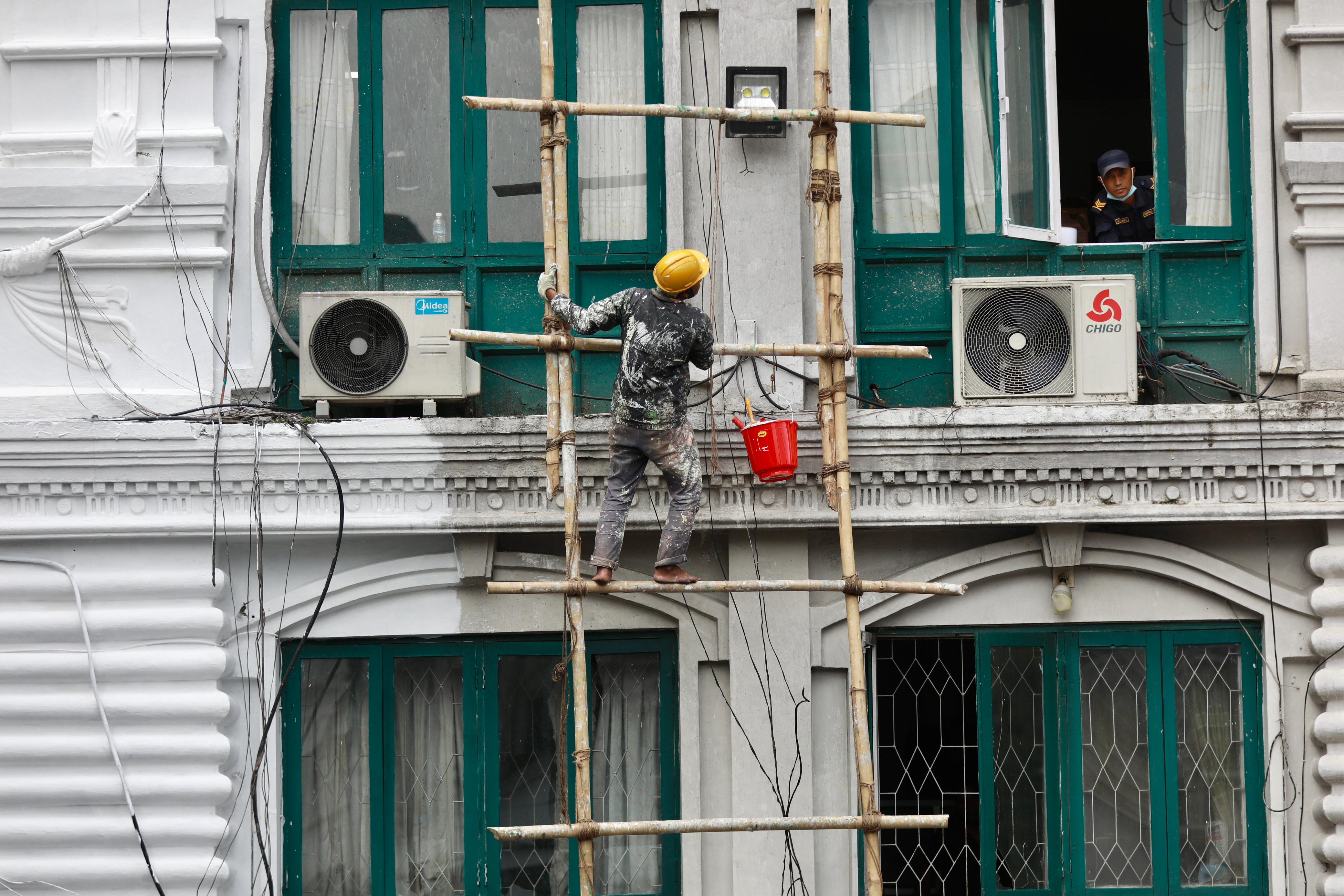 सुरु भयो अर्थ मन्त्रालयको रंगरोगन