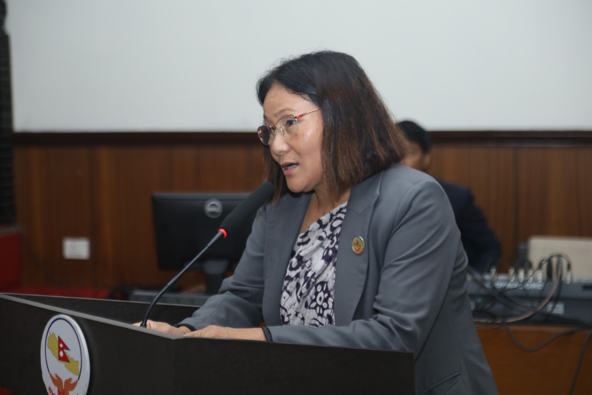 संसद्मा फेरि उपसभामुख हटाउन कसरत