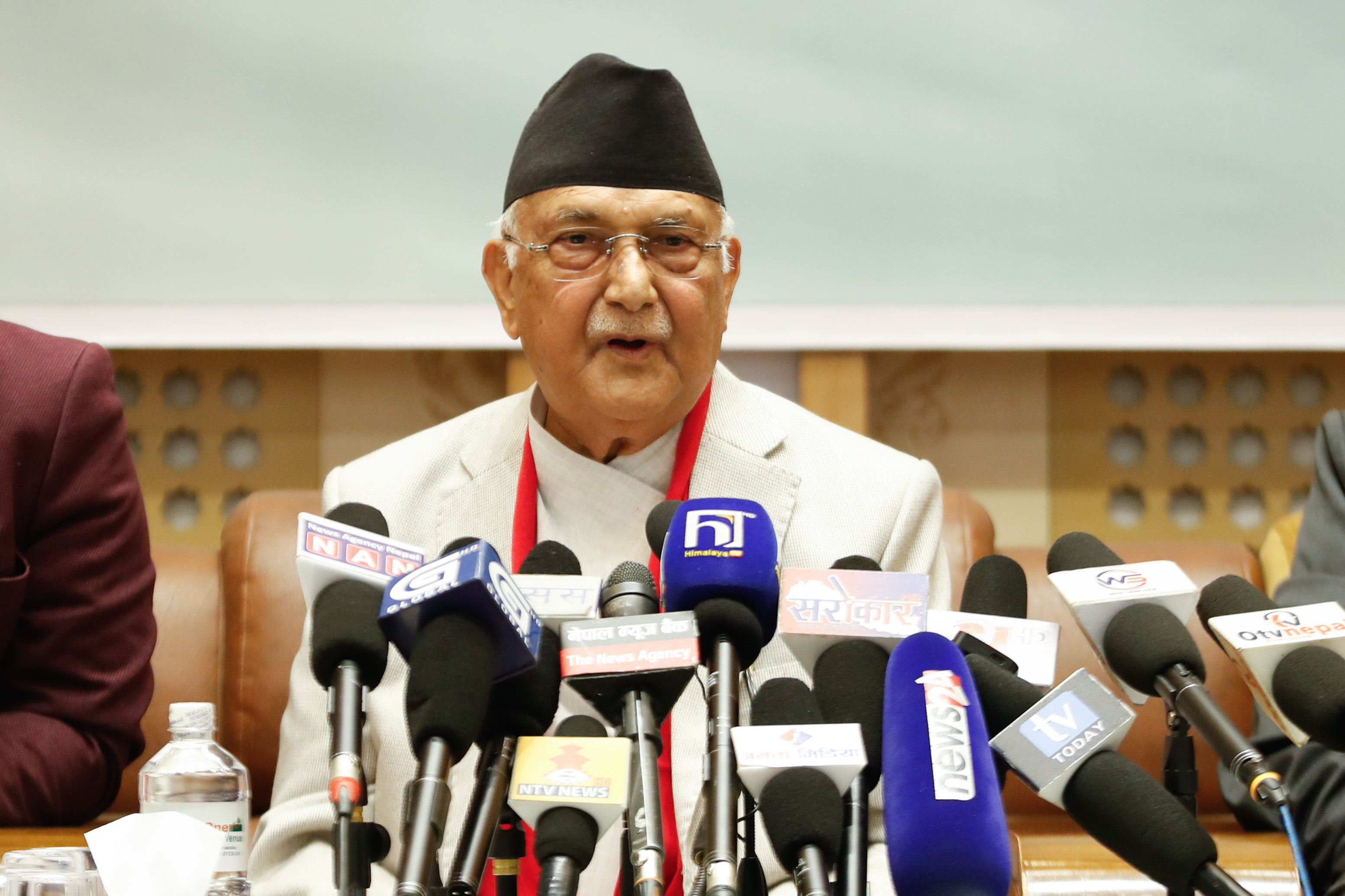 चुनाव नहुने ओलीको ठोकुवा