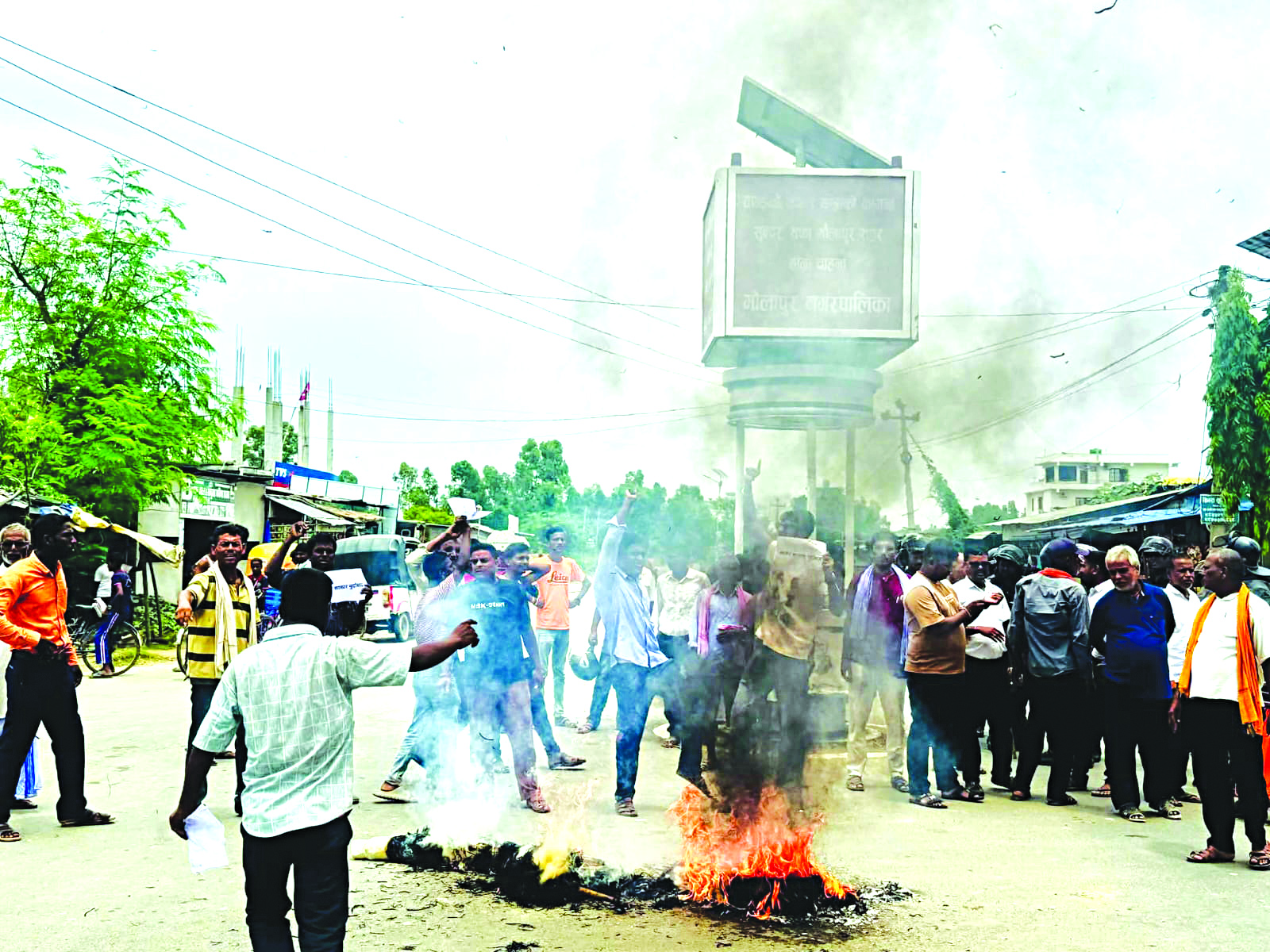 मौलापुरमा बालेनको पुत्ला दहन