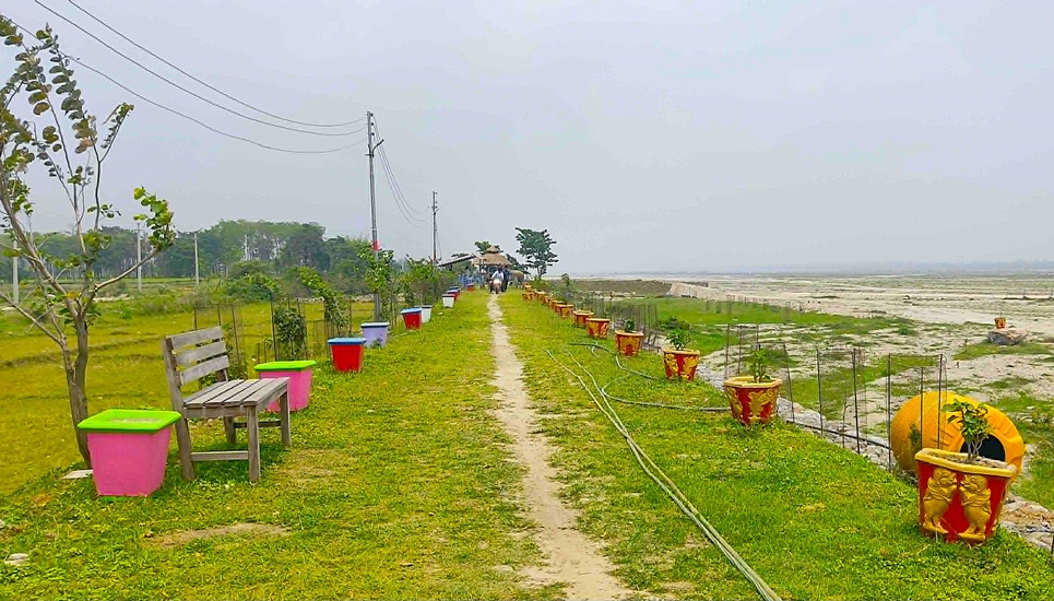 पर्यटकको रोजाइ बन्दै ‘प्रकृति पार्क’