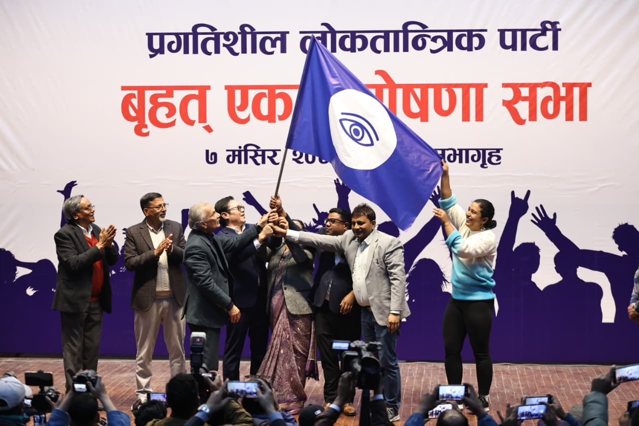 कहाँ पुगेर अडिएलान् बाबुराम ?