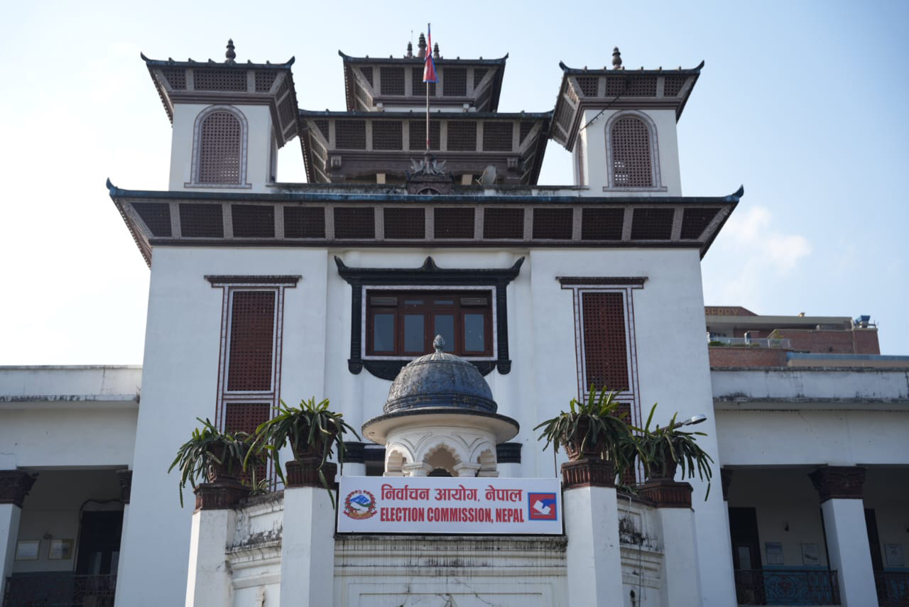 एक करोड ९ लाख ६३ हजार मतपत्र छपाइ