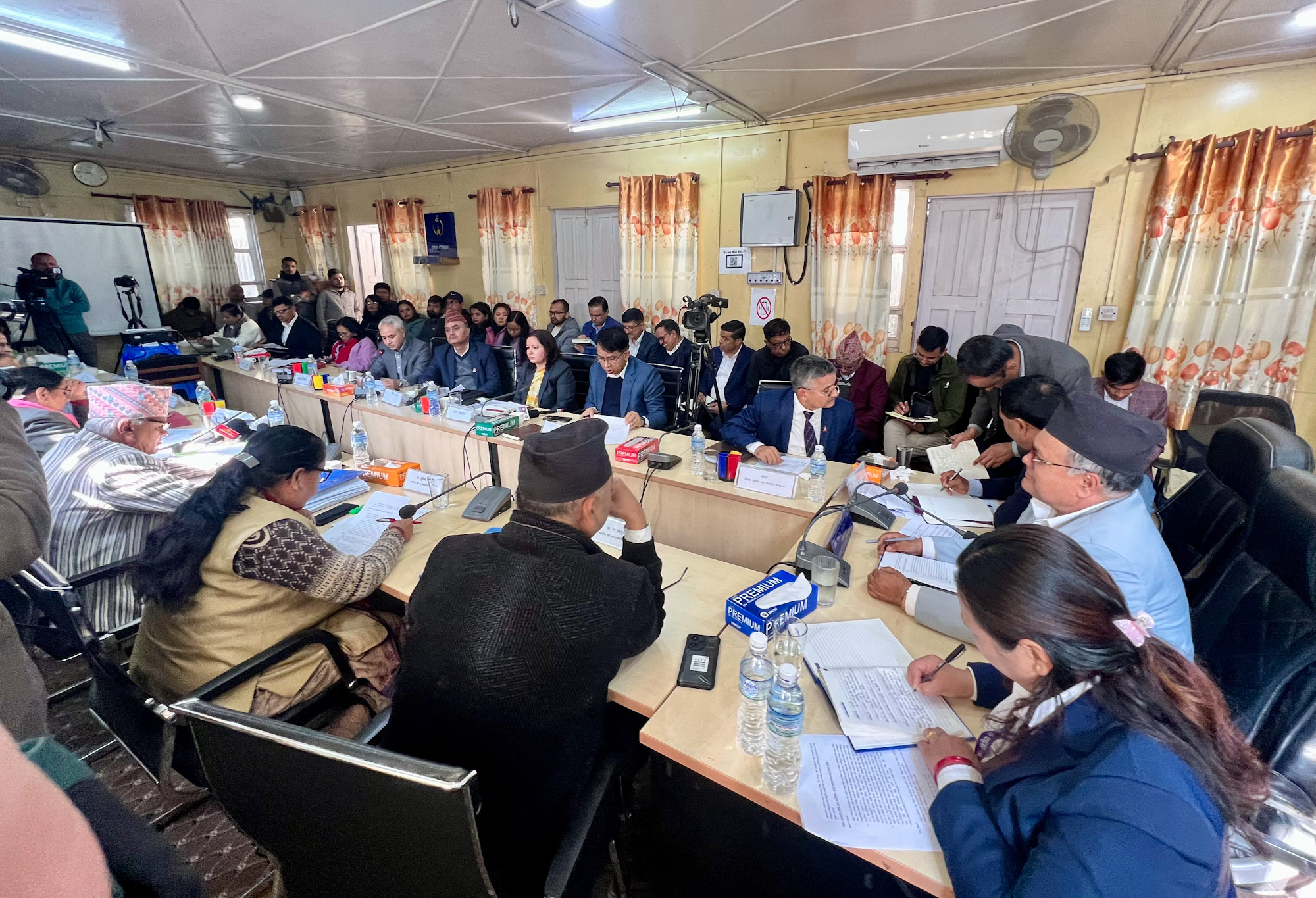 बजेट अभावले चार सय आयोजना संकटमा