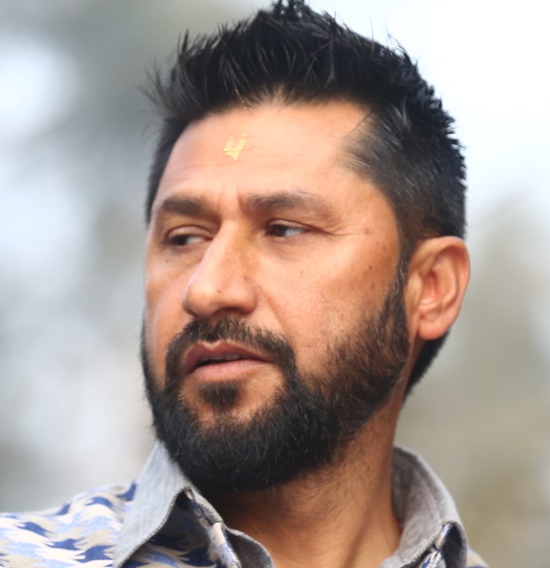 रवि आज भारत जाँदै