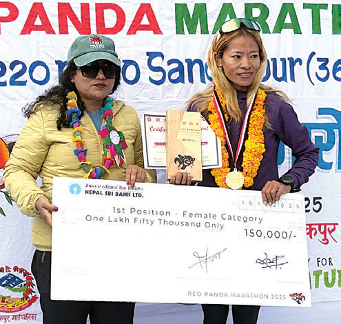 रेडपाण्डा म्याराथनमा गजेन्द्र र निर्मला विजयी