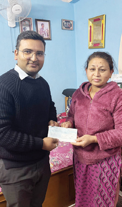 कर्मचारीको उपचारका लागि सिप्रदी अटो पार्ट्स सहयोग