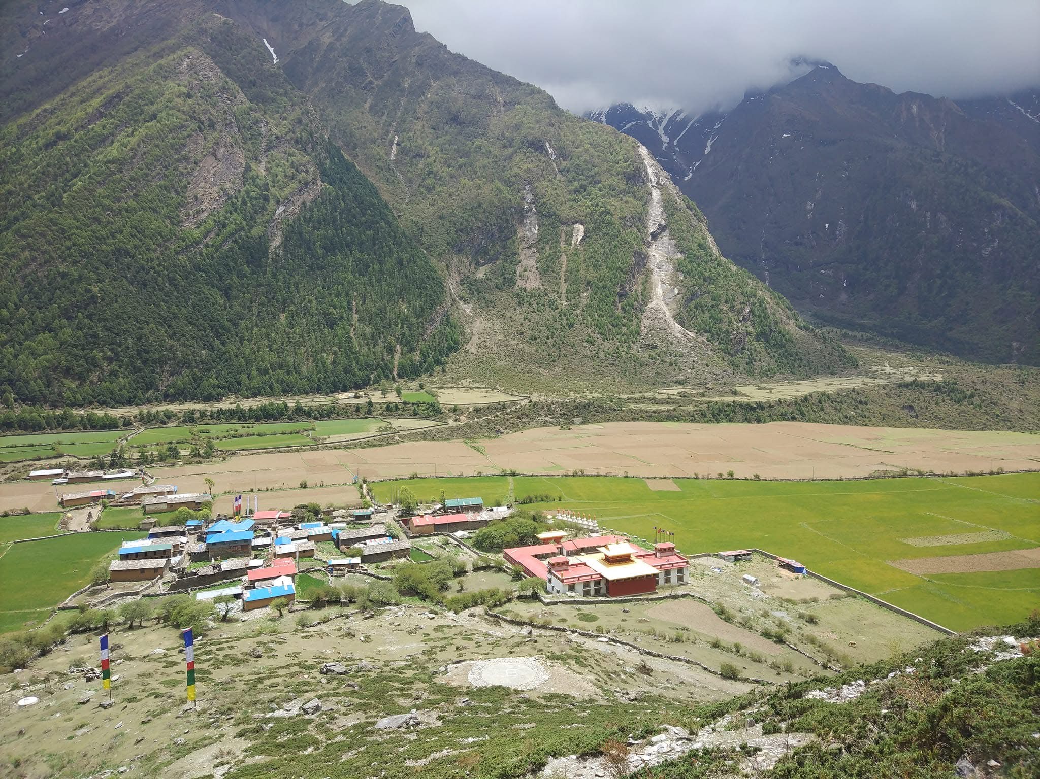 चुम उपत्यका तीन दिनदेखि विद्युत् र सञ्चार सेवाविहीन