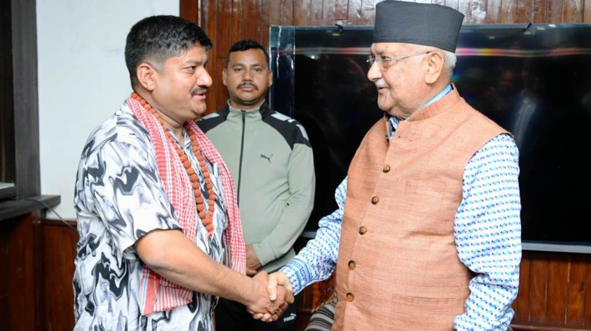 रास्वपा कोशी प्रदेश समिति सदस्य न्याैपानेसहित दर्जनाैँ नेता कार्यकर्ता एमाले प्रवेश